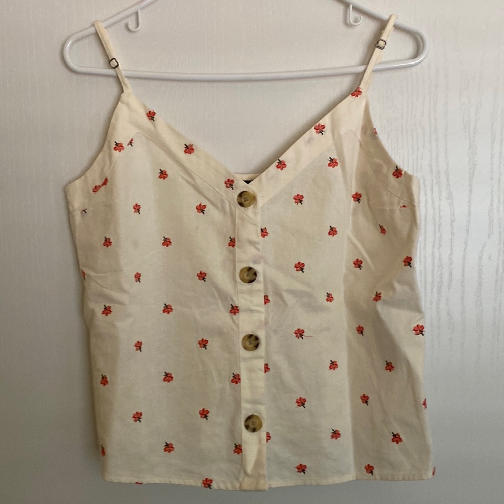 Floral embroidered cami!
